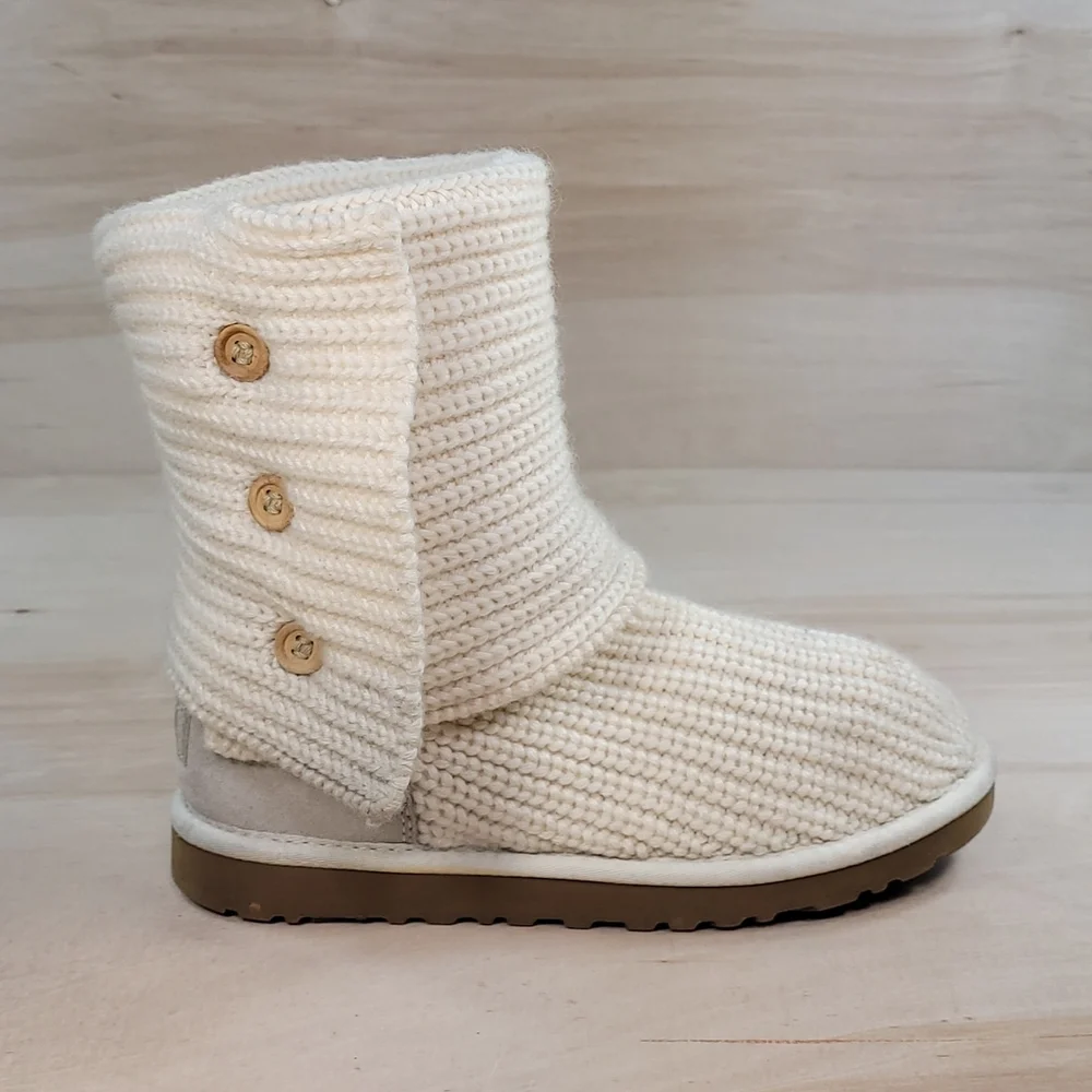 Ugg Classic Cardy Tall Women's Badge Boots - Picture 3 of 11
